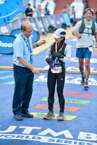 BIB: 104
                            <button type="button" onclick="openModal(22755583)" class="btn btn-primary btn-sm float-right btn-popup" data-toggle="modal" data-target=".modal-high-quality">
                        <i class="fas fa-shopping-cart"></i> Add to Cart
                    </button>
                                            <button type="button" onclick="isThisMe(22755583, true)" class="btn btn-success btn-sm float-right btn-popup btn-isme hidden" data-toggle="tooltip" data-placement="bottom" title="นี่คือรูปของคุณใช่ไหม คลิกที่นี่เพื่อเอาเข้าอัลบั้ม">
                        <i class="fas fa-plus"></i> Add to album
                    </button>
                    <button type="button" onclick="isThisMe(22755583, false)" class="btn btn-warning btn-sm float-right btn-popup btn-isnotme hidden">
                        <i class="fas fa-ban"></i> Remove from album
                    </button>